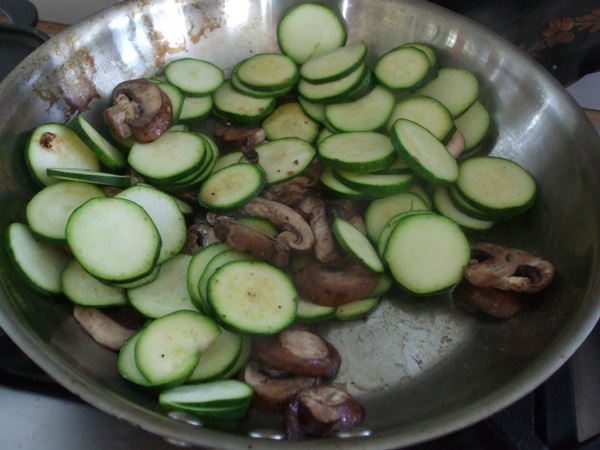 Tasty stewed zucchini - recipe
