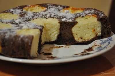 A delicious recipe for a curd cake in a multivarquet is an excellent dessert for the whole family.