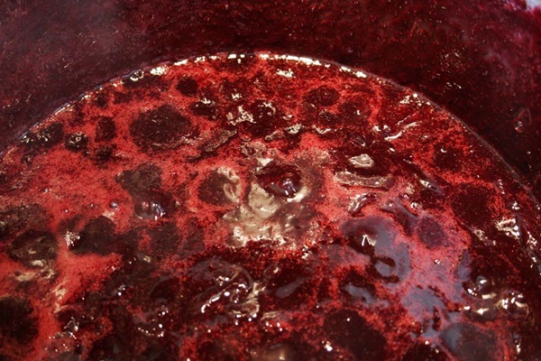 Jam-five-minute cherry