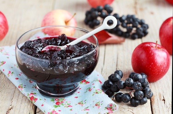 Jam from black chokeberry
