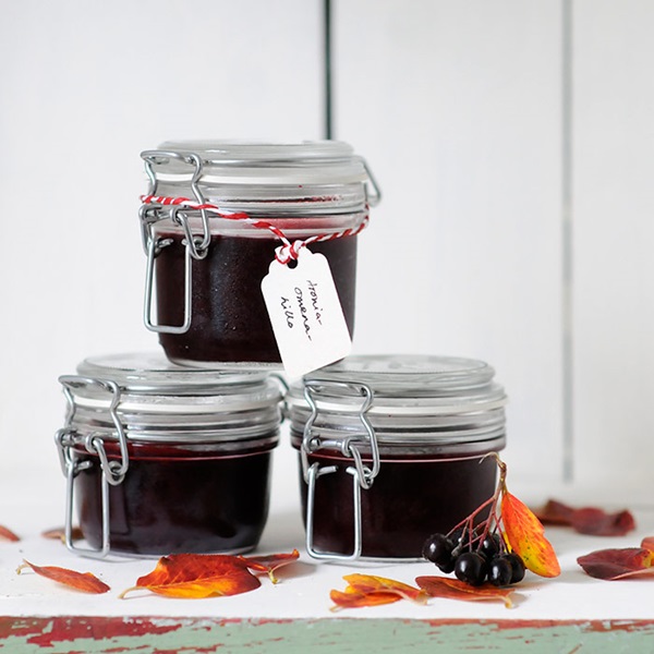 Jam from black chokeberry