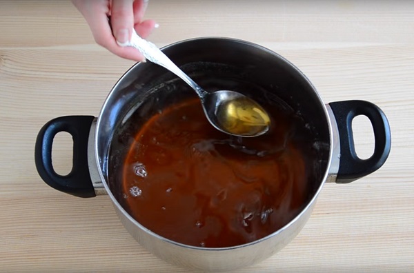 Jam and honey from dandelions with citric acid and without acid