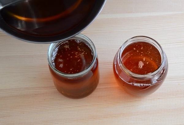 Jam and honey from dandelions with citric acid and without acid