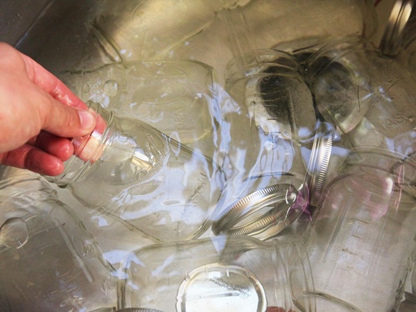How to brew jam from a plum with a stone and pitted - simple recipes