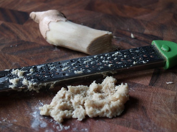 How to brew jam from a plum with a stone and pitted - simple recipes