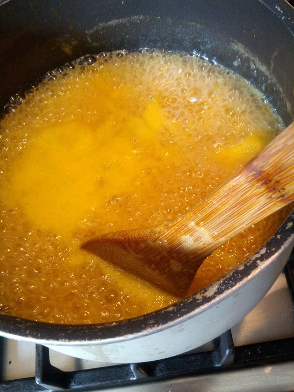 How to brew jam from a plum with a stone and pitted - simple recipes
