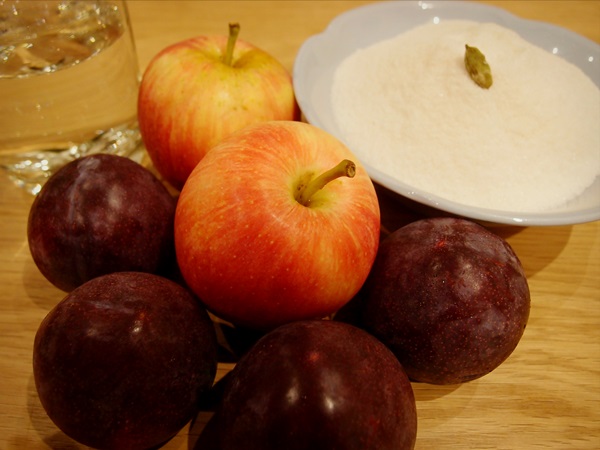 How to brew jam from a plum with a stone and pitted - simple recipes