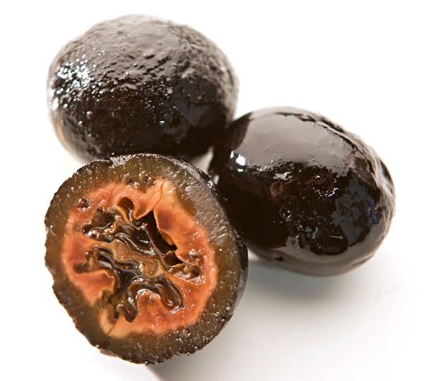 Jam from walnuts