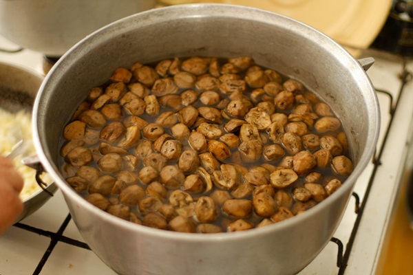 Jam from walnuts