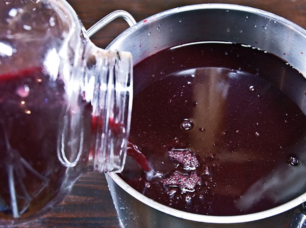 Homemade wine from chokeberry