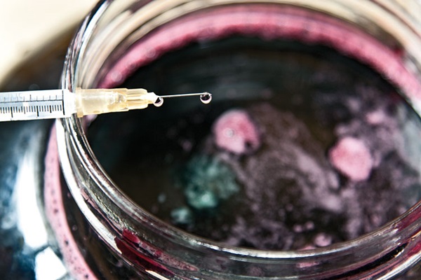 Homemade wine from chokeberry