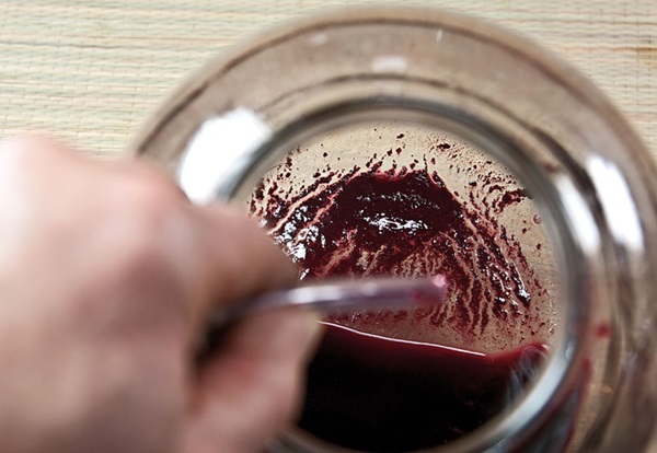 Homemade wine from chokeberry