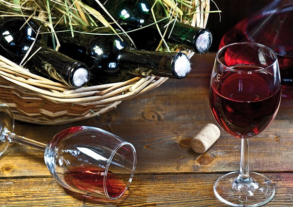 Homemade wine from chokeberry