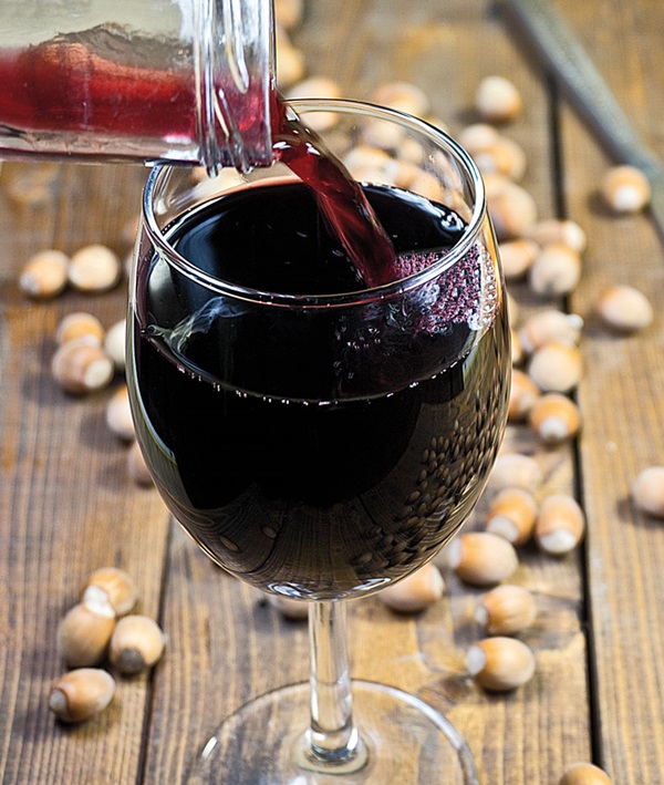 Homemade wine from chokeberry