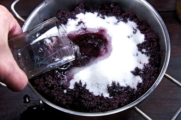 Homemade wine from chokeberry
