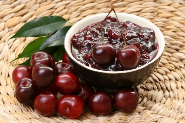 Cherries for the winter - recipes - jam with seeds and pitted, Five-minute, jam, jelly without gelatin, cherry compote