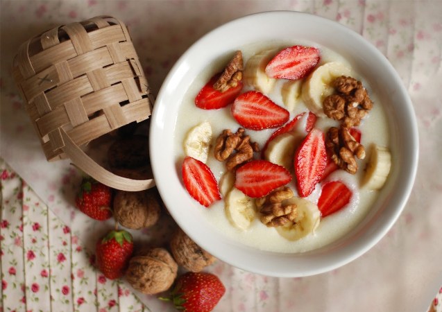 cereal with fruit
