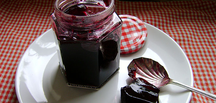 Delicious jelly from blackcurrant - recipes