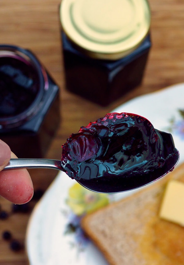 Delicious jelly from blackcurrant - recipes