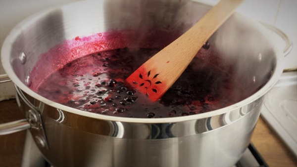 Delicious jelly from blackcurrant - recipes