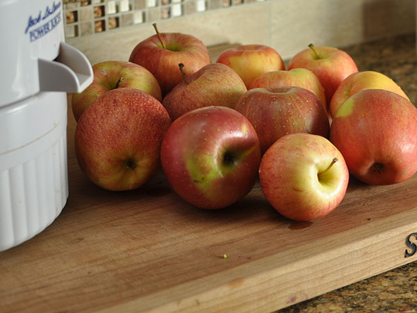 How to prepare apple juice for the winter