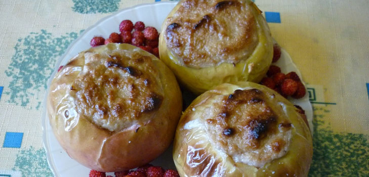 Baked apples in the microwave - tasty and useful!