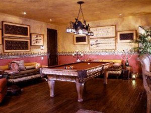 Billiard room: interior decoration Billiard room: interior decoration