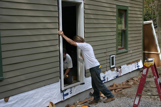 How to properly install the door