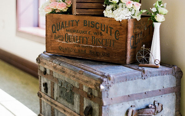 How to decorate an interior: ideas of a spring decor