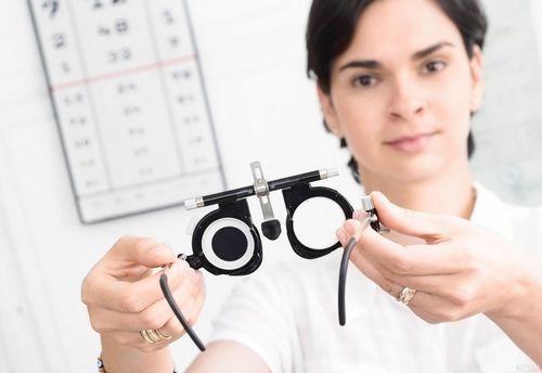 Black dots before your eyes: are they dangerous?