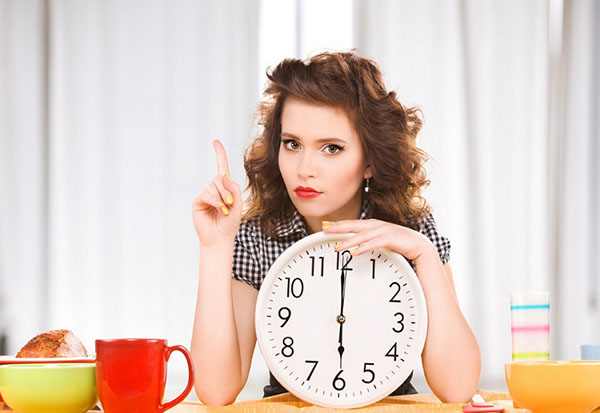 How to eat and stay slim: the secrets of a late dinner