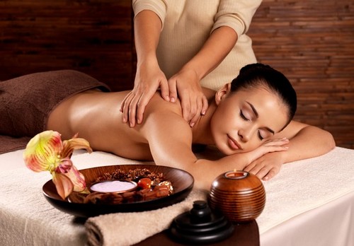 Thai massage in CROWN THAI SPA - a touch of happiness
